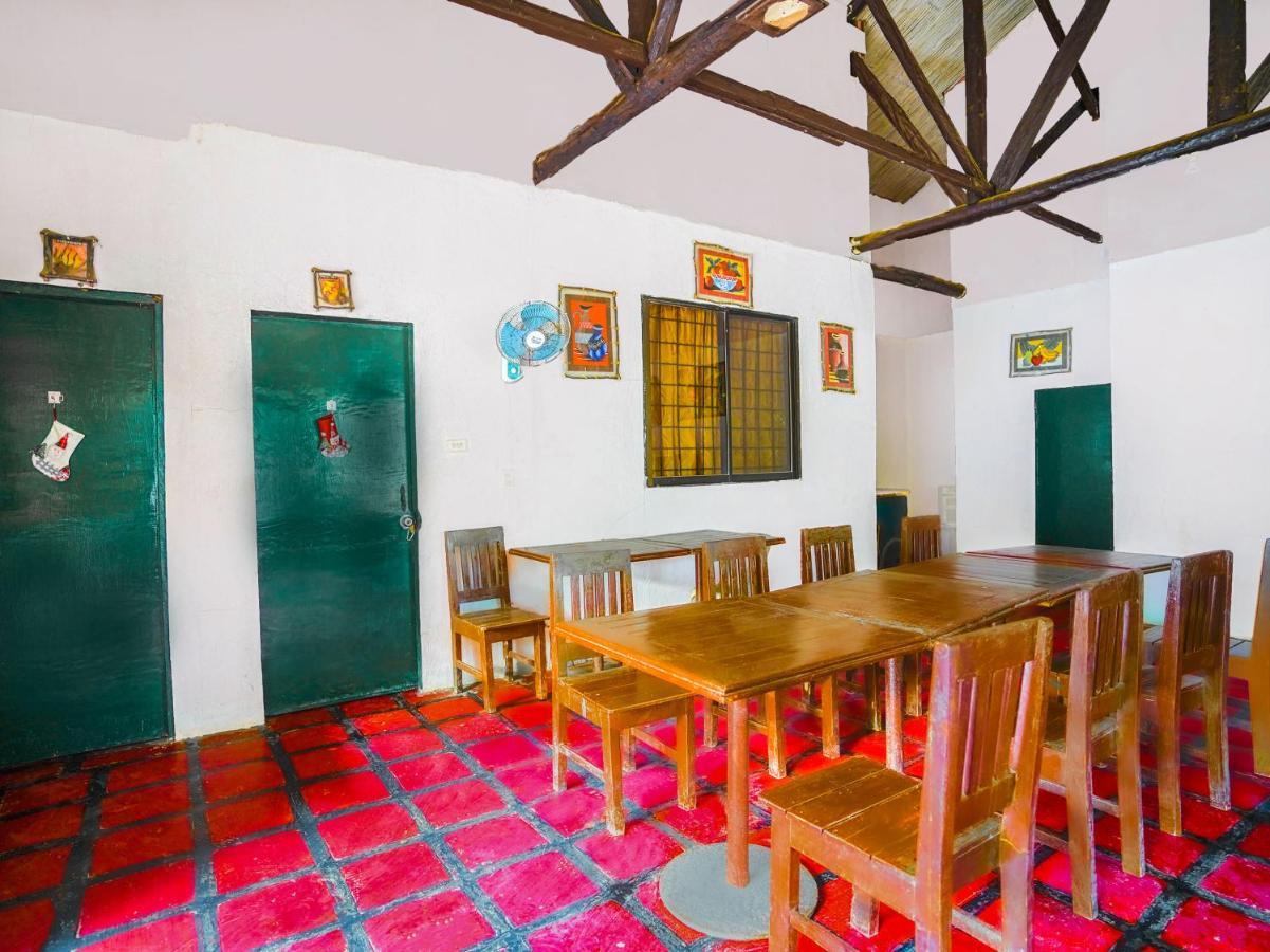 Oyo 875 Madhavi Beach Resort Balibago Экстерьер фото