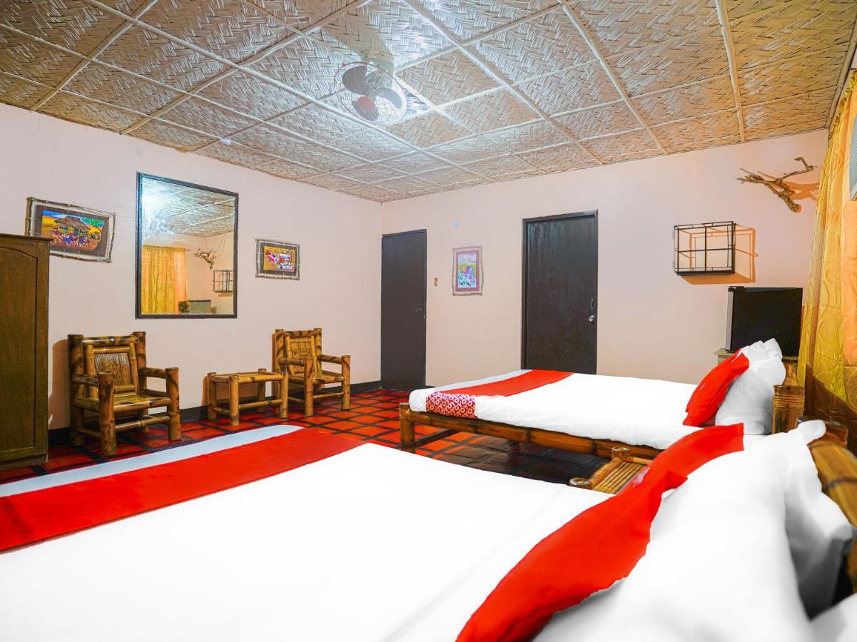 Oyo 875 Madhavi Beach Resort Balibago Экстерьер фото