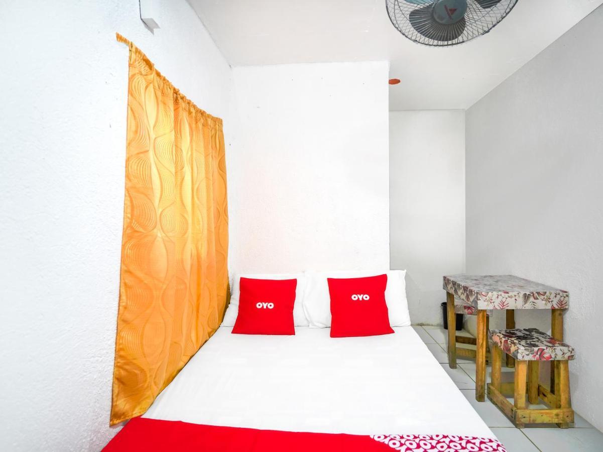 Oyo 875 Madhavi Beach Resort Balibago Экстерьер фото